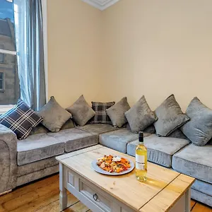 Apartment Centre Jasmine -sleeps 7